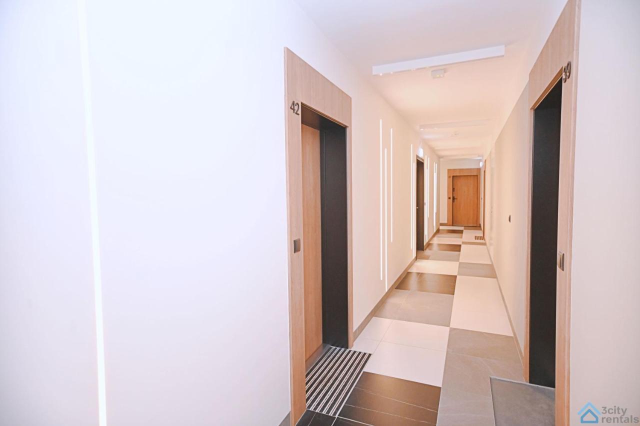 Beige 3City Apartment With Parking In Gdansk By Noclegi Renters Εξωτερικό φωτογραφία